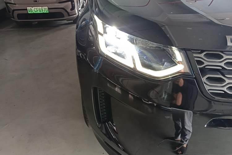 Used Land Rover Discovery Sport 2020 249 PS R-Dynamic Performance Edition Right Front Headlight