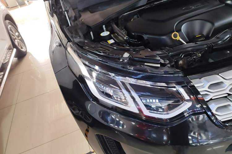 Used Land Rover Discovery Sport 2020 200 PS Family Edition Right Front Headlight