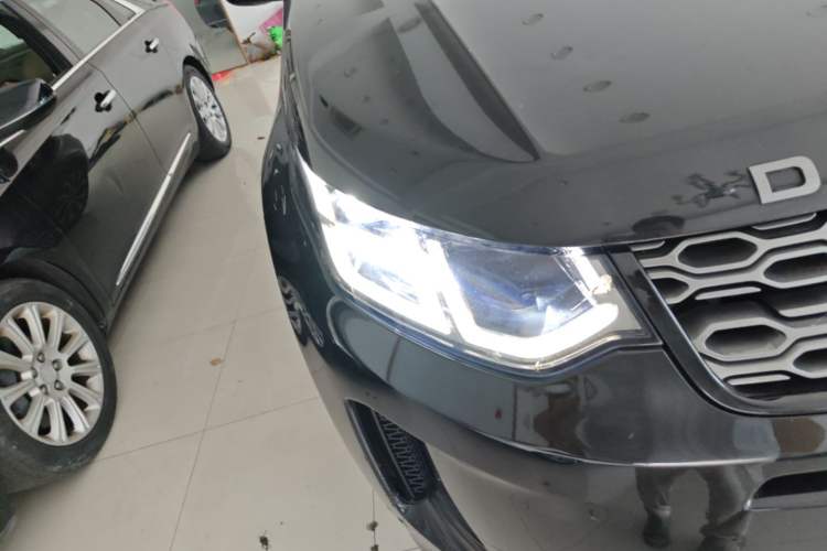 Used Land Rover Discovery Sport 2020 249 PS R-Dynamic Performance Tech Edition 7 Seats Right Front Headlight