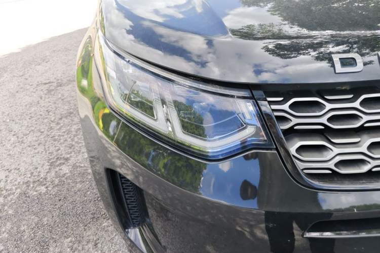Used Land Rover Discovery Sport 2020 249 PS R-Dynamic Performance Tech Edition 7 Seats Right Front Headlight
