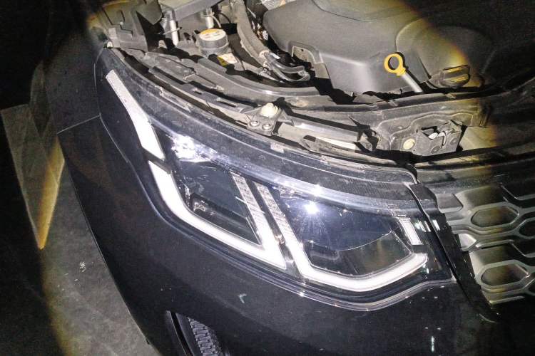 Used Land Rover Discovery Sport 2020 249 PS R-Dynamic Performance Tech Edition 7 Seats Right Front Headlight