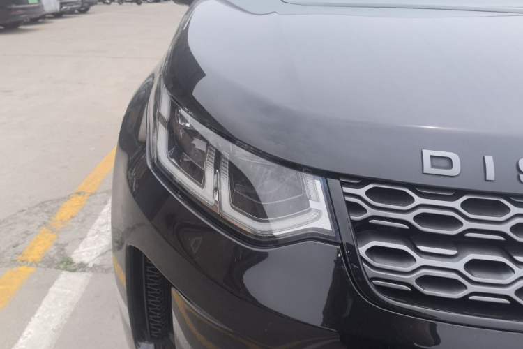 Used Land Rover Discovery Sport 2020 249 PS R-Dynamic Performance Tech Edition 7 Seats Right Front Headlight