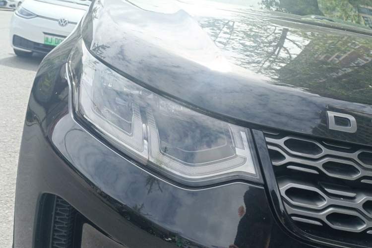 Used Land Rover Discovery Sport 2020 249 PS R-Dynamic Performance Tech Edition 5 Seats Right Front Headlight