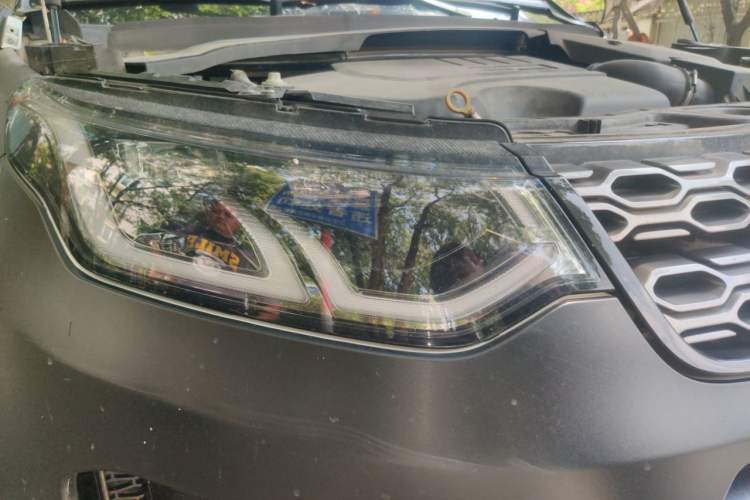 Used Land Rover Discovery Sport 2020 249 PS R-Dynamic Performance Edition Right Front Headlight