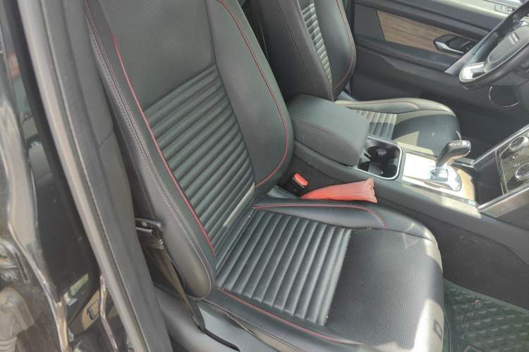 Used Land Rover Discovery Sport 2020 249 PS R-Dynamic Performance Edition Right Front Seat