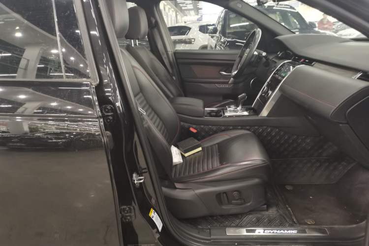 Used Land Rover Discovery Sport 2020 249 PS R-Dynamic Performance Tech Edition 7 Seats Right Front Seat