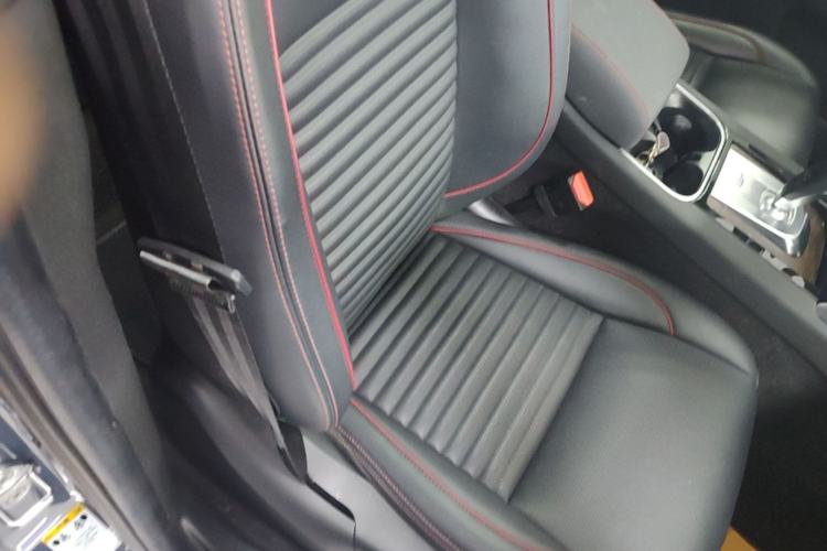 Used Land Rover Discovery Sport 2020 249 PS R-Dynamic Performance Edition Right Front Seat