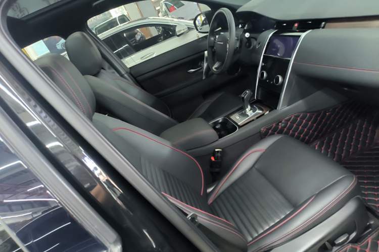 Used Land Rover Discovery Sport 2020 249 PS R-Dynamic Performance Edition Right Front Seat