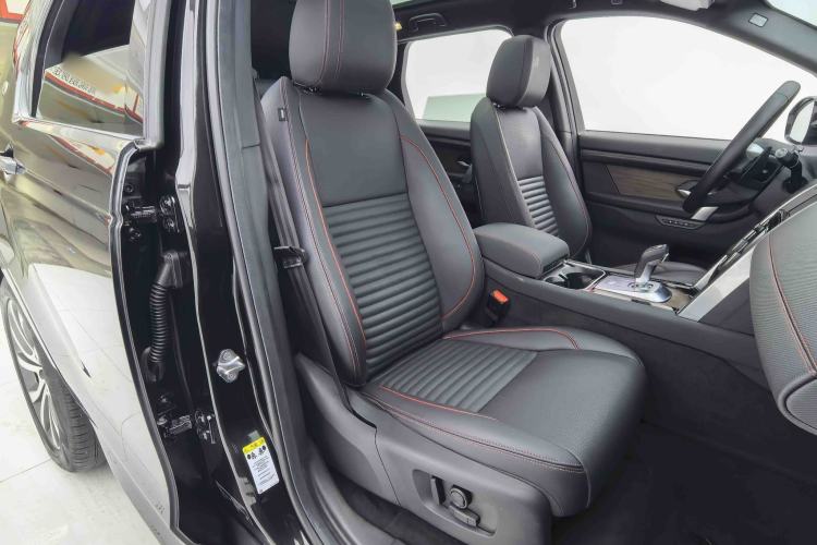Used Land Rover Discovery Sport 2020 249 PS R-Dynamic Performance Tech Edition 7 Seats Right Front Seat