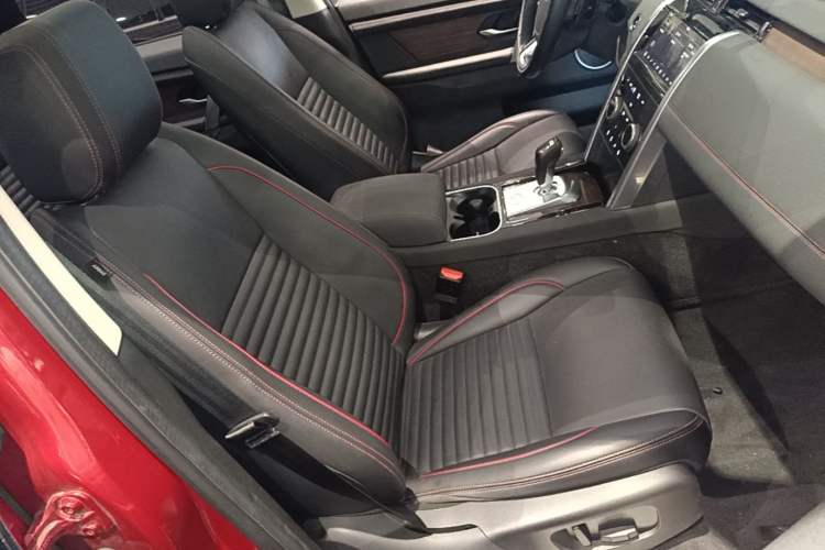 Used Land Rover Discovery Sport 2020 249 PS R-Dynamic Performance Edition Right Front Seat