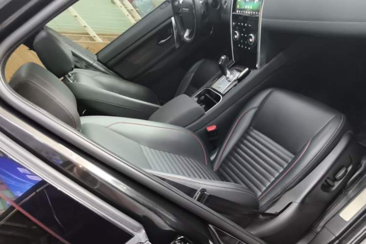 Used Land Rover Discovery Sport 2020 249 PS R-Dynamic Performance Edition Right Front Seat