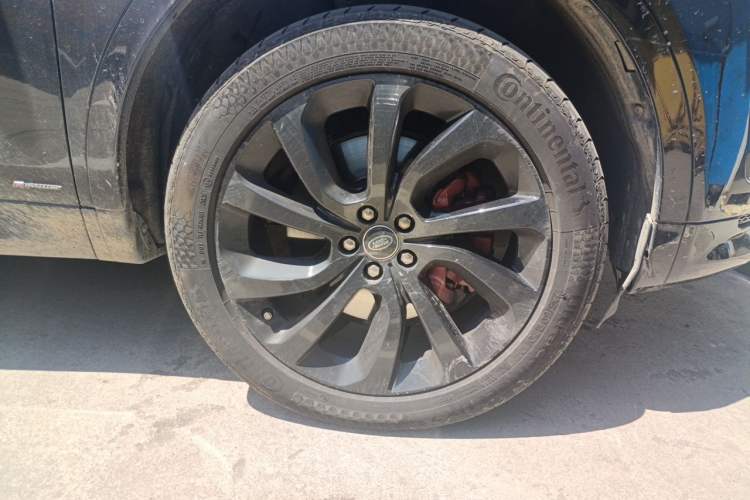 Used Land Rover Discovery Sport 2020 249 PS R-Dynamic Performance Edition Right Front Wheel Hub