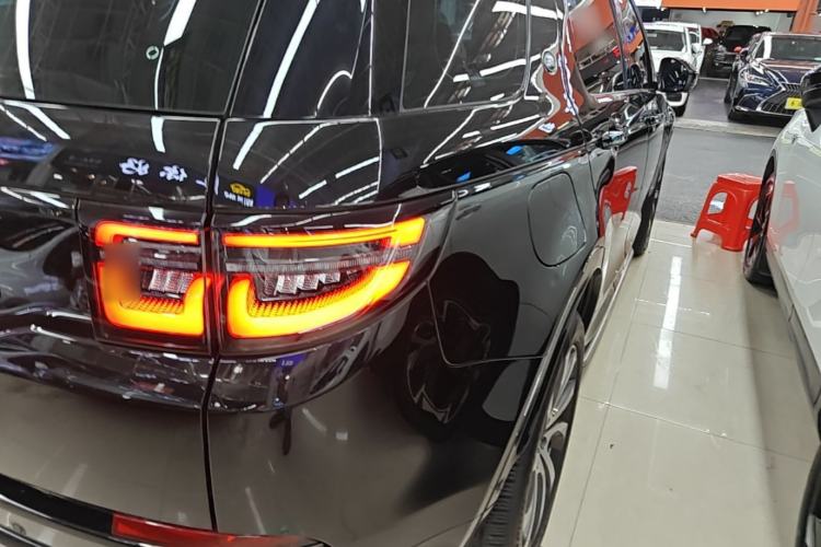 Used Land Rover Discovery Sport 2020 249 PS R-Dynamic Performance Tech Edition 7 Seats Right Rear Taillight
