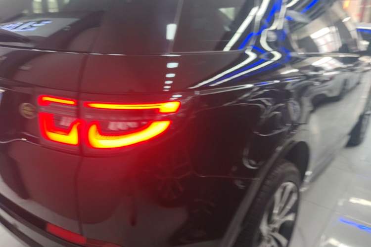 Used Land Rover Discovery Sport 2020 249 PS R-Dynamic Performance Edition Right Rear Taillight