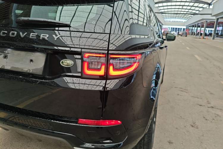 Used Land Rover Discovery Sport 2020 249 PS R-Dynamic Performance Tech Edition 7 Seats Right Rear Taillight