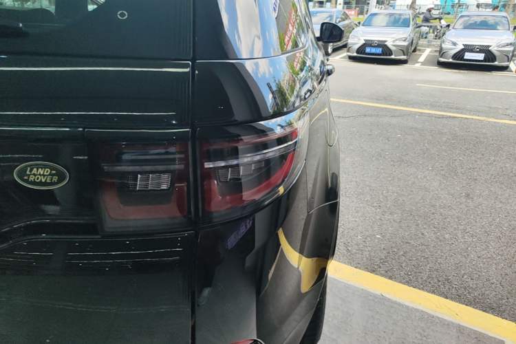 Used Land Rover Discovery Sport 2020 249 PS R-Dynamic Performance Edition Right Rear Taillight