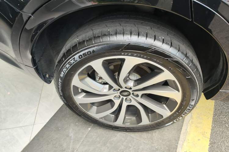 Used Land Rover Discovery Sport 2020 249 PS R-Dynamic Performance Edition Right Rear Wheel Hub