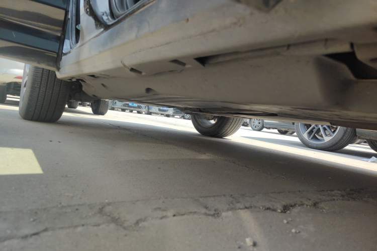 Used Land Rover Discovery Sport 2020 249 PS R-Dynamic Performance Edition Right Side Sill