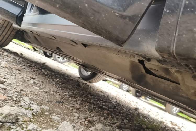 Used Land Rover Discovery Sport 2020 249 PS R-Dynamic Performance Edition Right Side Sill