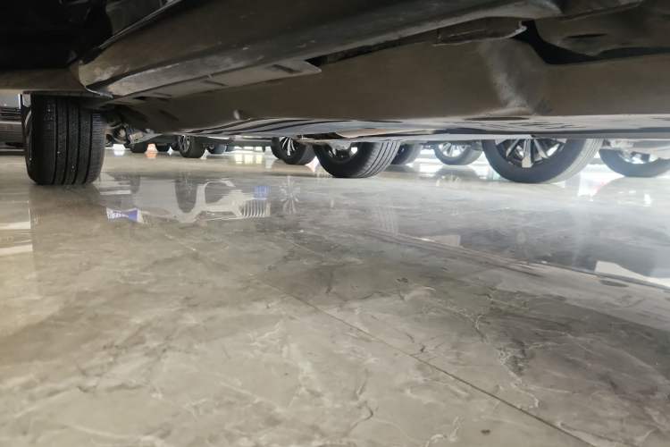 Used Land Rover Discovery Sport 2020 249 PS R-Dynamic Performance Edition Right Side Sill