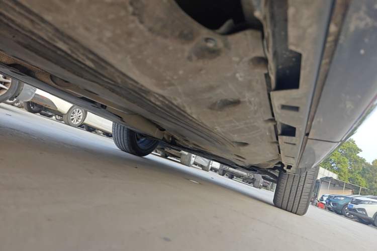 Used Land Rover Discovery Sport 2020 249 PS R-Dynamic Performance Edition Right Side Sill