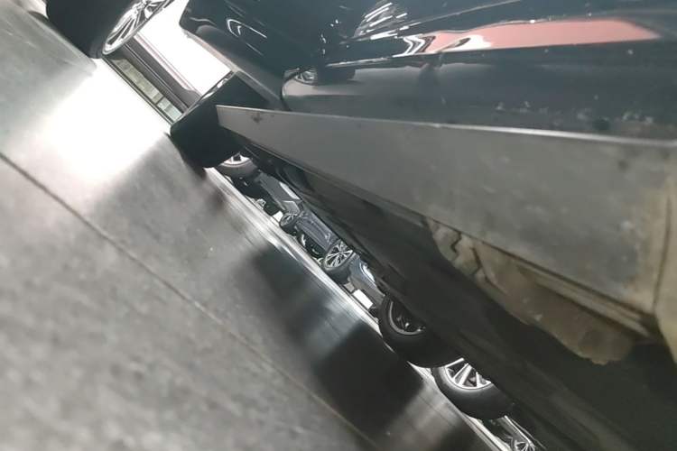 Used Land Rover Discovery Sport 2020 249 PS R-Dynamic Performance Edition Right Side Sill
