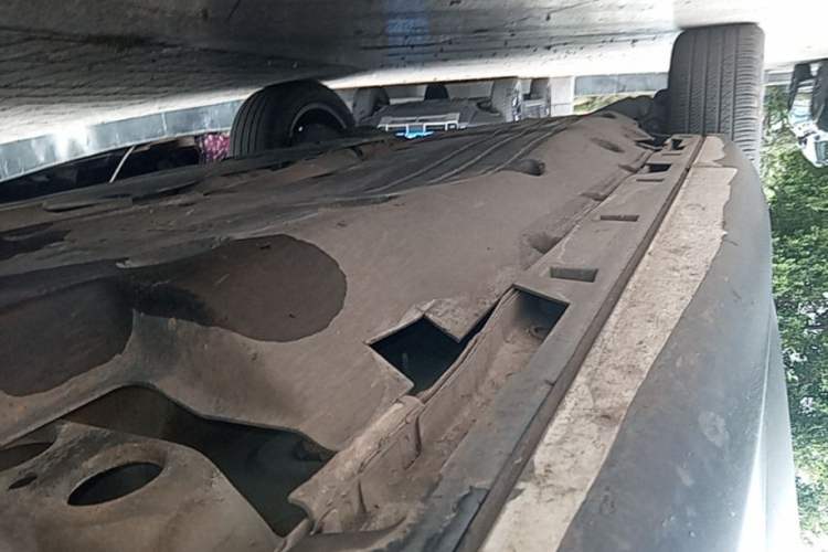 Used Land Rover Discovery Sport 2020 249 PS R-Dynamic Performance Edition Right Side Sill