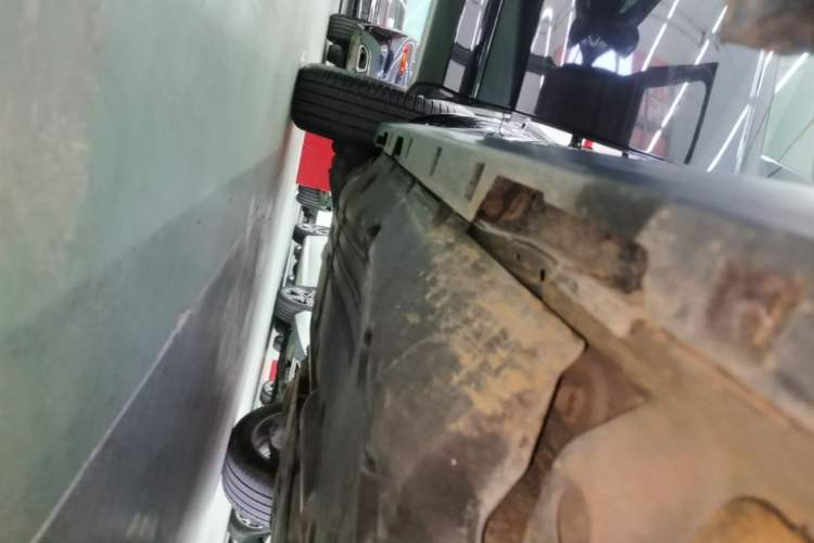 Used Land Rover Discovery Sport 2020 249 PS R-Dynamic Performance Edition Right Side Sill