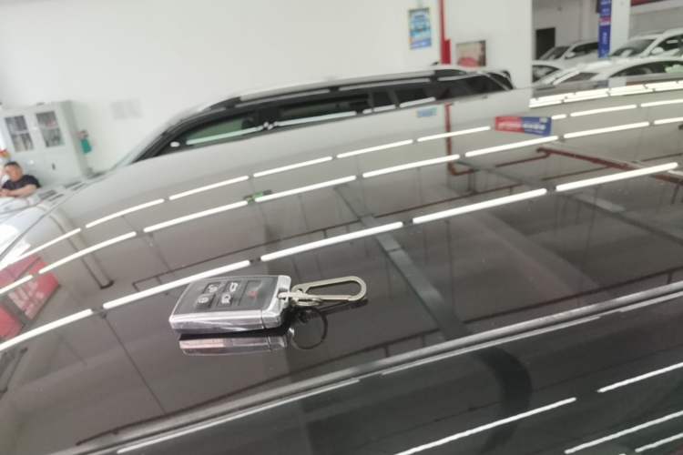 Used Land Rover Discovery Sport 2020 249 PS R-Dynamic Performance Edition Roof