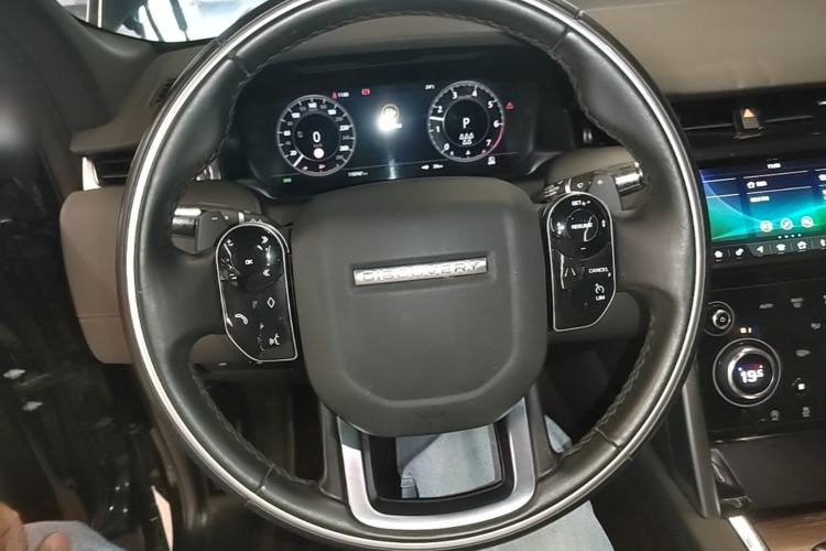 Used Land Rover Discovery Sport 2020 249 PS R-Dynamic Performance Tech Edition 7 Seats Steering Wheel