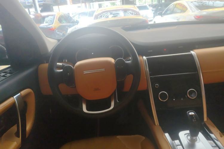 Used Land Rover Discovery Sport 2020 200 PS Family Edition Steering Wheel