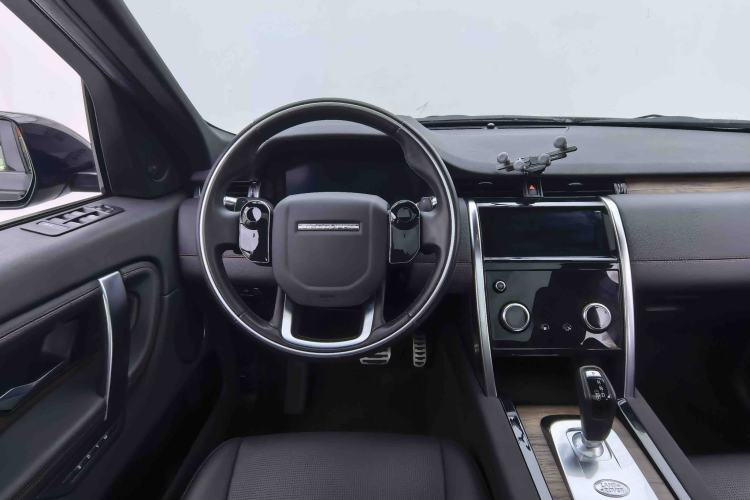 Used Land Rover Discovery Sport 2020 249 PS R-Dynamic Performance Tech Edition 7 Seats Steering Wheel