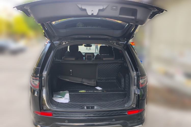 Used Land Rover Discovery Sport 2020 249 PS R-Dynamic Performance Edition Trunk