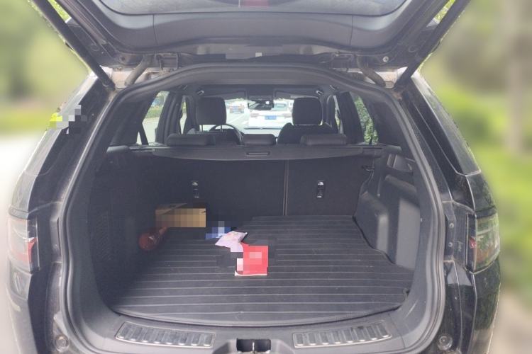 Used Land Rover Discovery Sport 2020 249 PS R-Dynamic Performance Edition Trunk