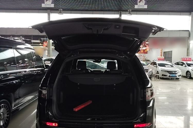 Used Land Rover Discovery Sport 2020 249 PS R-Dynamic Performance Edition Trunk