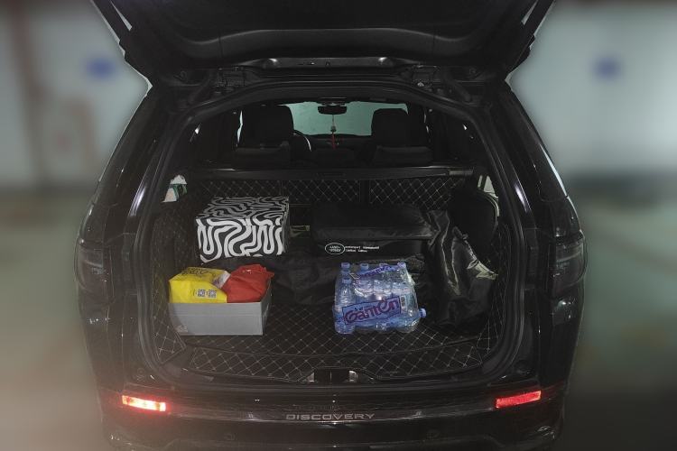 Used Land Rover Discovery Sport 2020 249 PS R-Dynamic Performance Edition Trunk