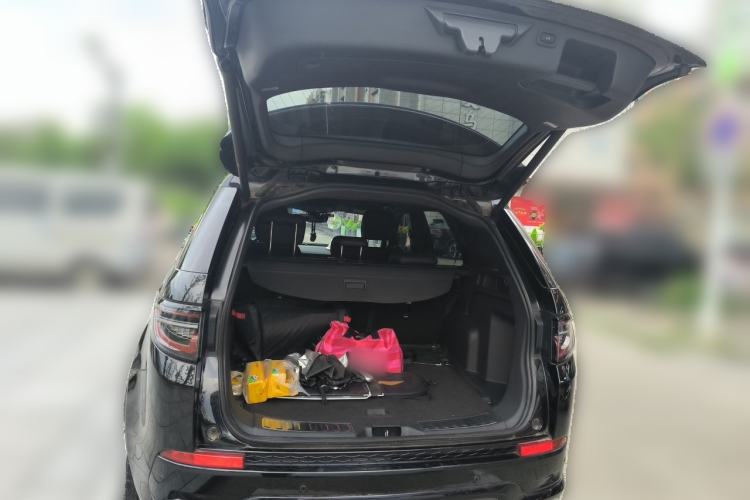 Used Land Rover Discovery Sport 2020 249 PS R-Dynamic Performance Edition Trunk
