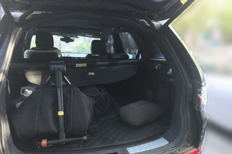 Used Land Rover Discovery Sport 2020 249 PS R-Dynamic Performance Edition Trunk