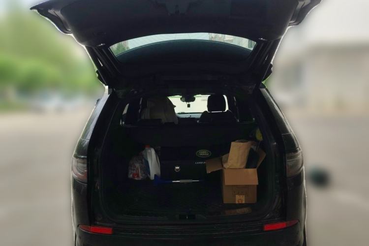 Used Land Rover Discovery Sport 2020 249 PS R-Dynamic Performance Edition Trunk