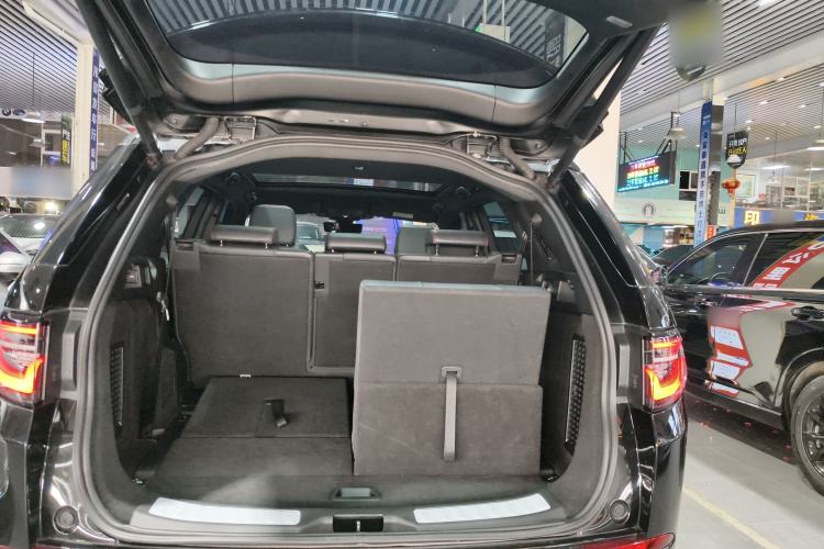 Used Land Rover Discovery Sport 2020 249 PS R-Dynamic Performance Tech Edition 7 Seats Trunk
