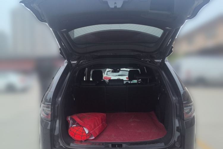 Used Land Rover Discovery Sport 2020 249 PS R-Dynamic Performance Tech Edition 7 Seats Trunk