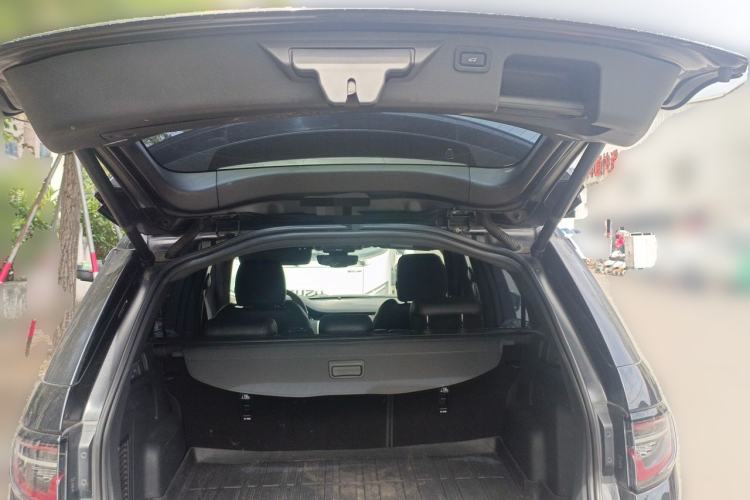 Used Land Rover Discovery Sport 2020 249 PS R-Dynamic Performance Tech Edition 5 Seats Trunk