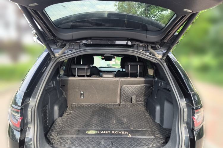 Used Land Rover Discovery Sport 2020 249 PS R-Dynamic Performance Edition Trunk