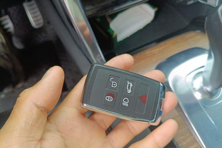Used Land Rover Discovery Sport 2020 249 PS R-Dynamic Performance Edition Vehicle Key