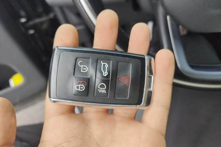 Used Land Rover Discovery Sport 2020 249 PS R-Dynamic Performance Edition Vehicle Key