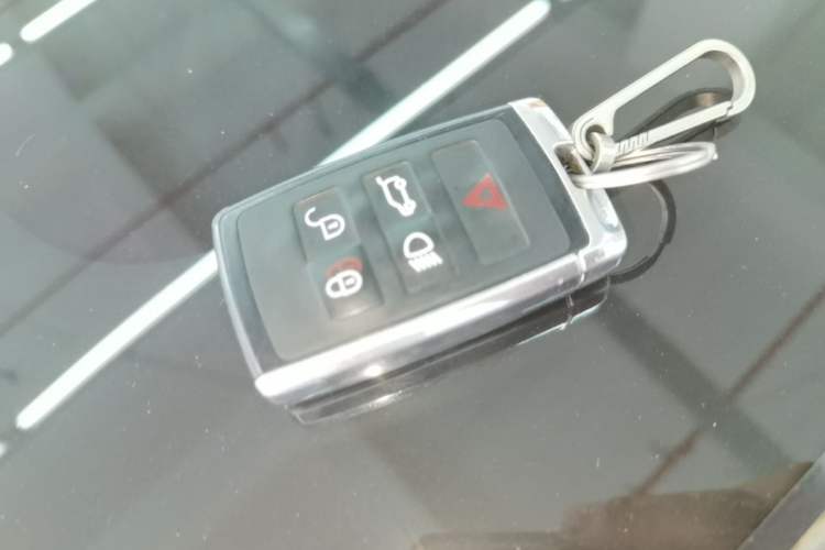 Used Land Rover Discovery Sport 2020 249 PS R-Dynamic Performance Edition Vehicle Key