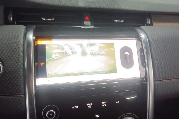 Used Land Rover Discovery Sport 2020 249 PS R-Dynamic Performance Edition Audio And AC Panel