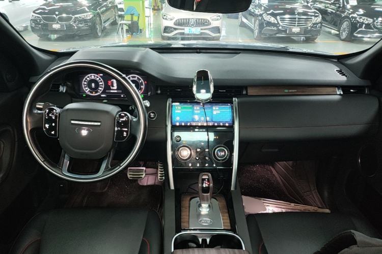 Used Land Rover Discovery Sport 2020 249 PS R-Dynamic Performance Edition Center Console