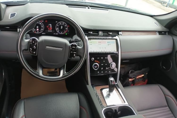Used Land Rover Discovery Sport 2020 249 PS R-Dynamic Performance Edition Center Console