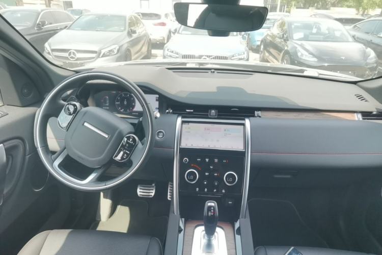 Used Land Rover Discovery Sport 2020 249 PS R-Dynamic Performance Tech Edition 5 Seats Center Console